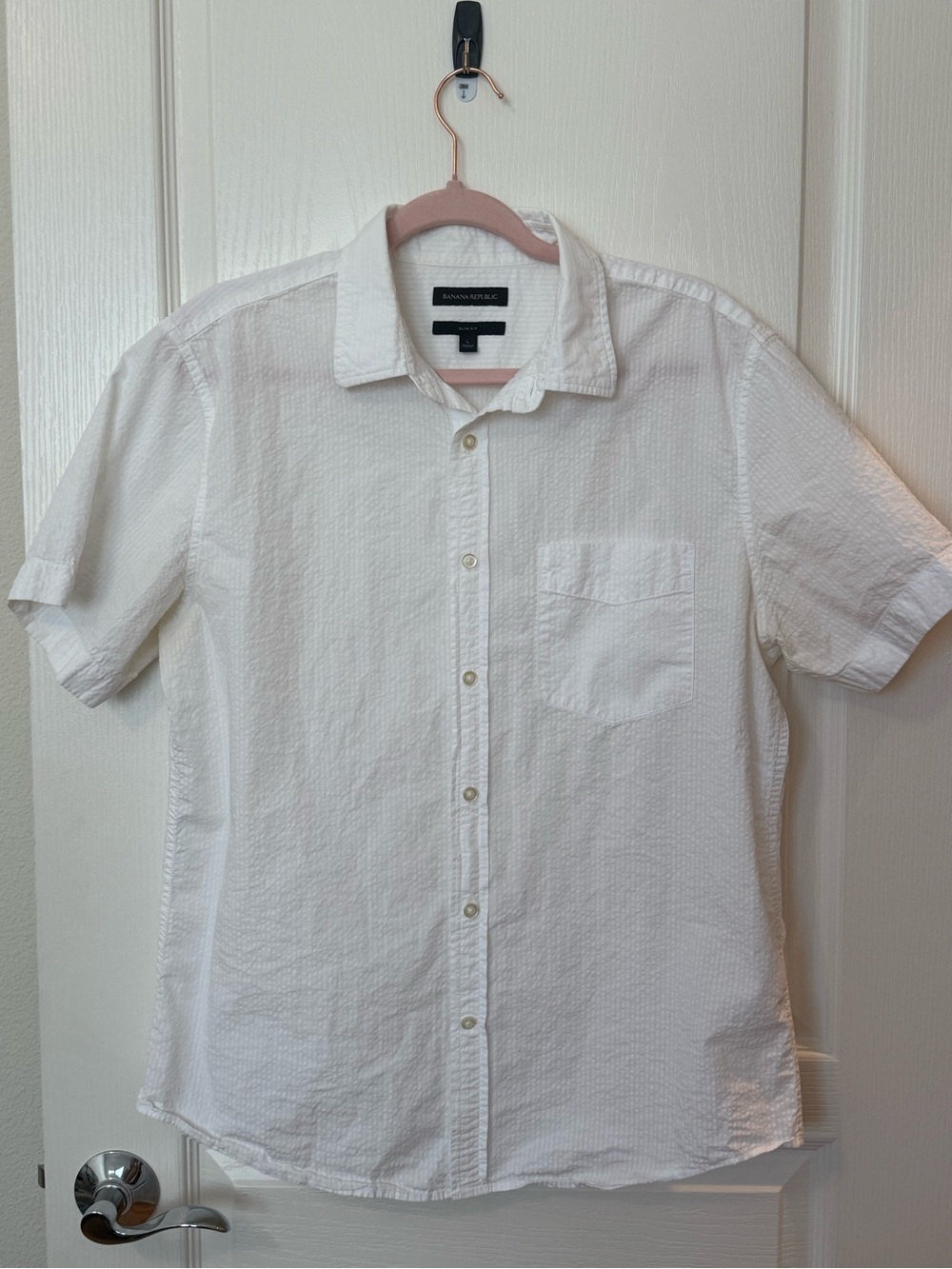 Banana Republic White Short-Sleeve Button-Up Seersucker Shirt
